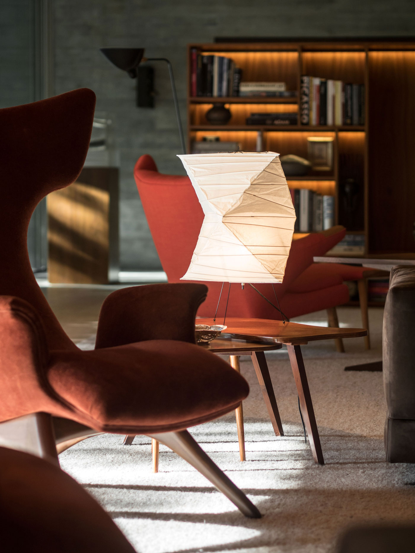 A Swanky and Elegant Modern House with Natural and Raw Materials in São Paulo by Studio mk27 (29)