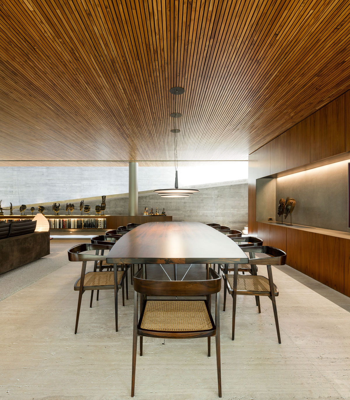 A Swanky and Elegant Modern House with Natural and Raw Materials in São Paulo by Studio mk27 (33)