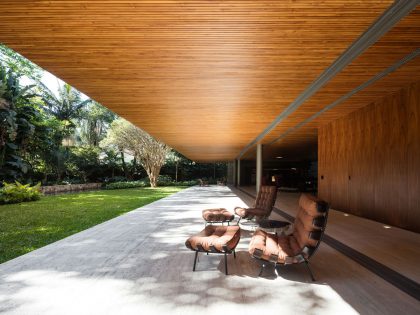 A Swanky and Elegant Modern House with Natural and Raw Materials in São Paulo by Studio mk27 (6)