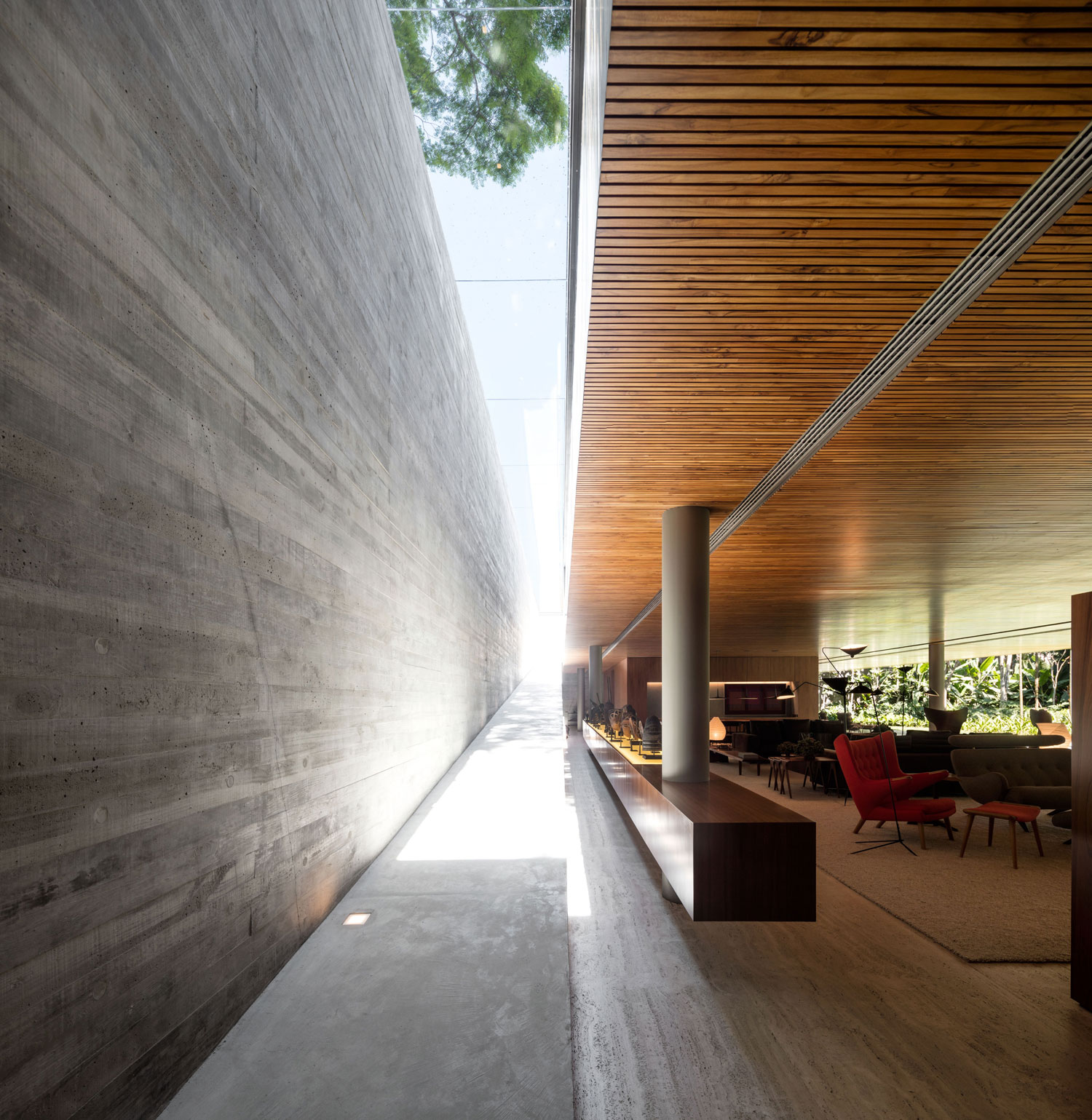 A Swanky and Elegant Modern House with Natural and Raw Materials in São Paulo by Studio mk27 (9)