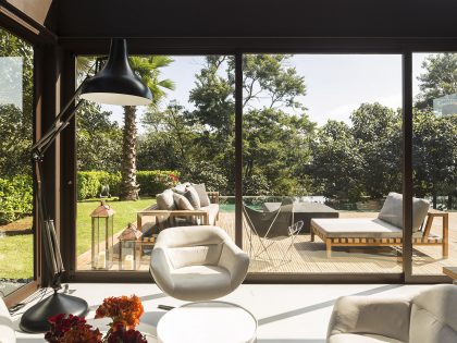 A Spectacular Home with Surprising Interior and Transparent Walls in São Paulo by Fernanda Marques Arquitetos Associados (10)