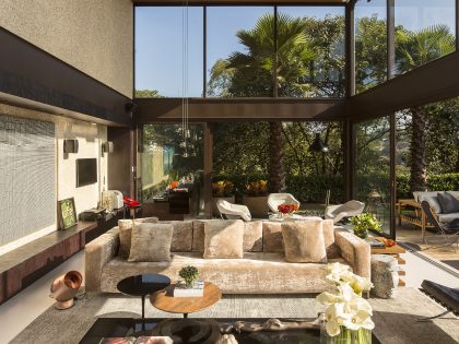 A Spectacular Home with Surprising Interior and Transparent Walls in São Paulo by Fernanda Marques Arquitetos Associados (16)