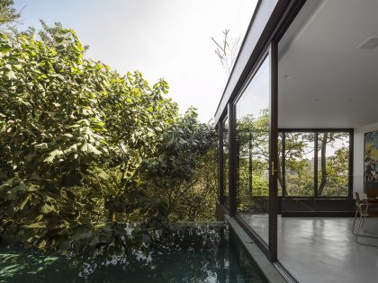 A Spectacular Home with Surprising Interior and Transparent Walls in São Paulo by Fernanda Marques Arquitetos Associados (4)