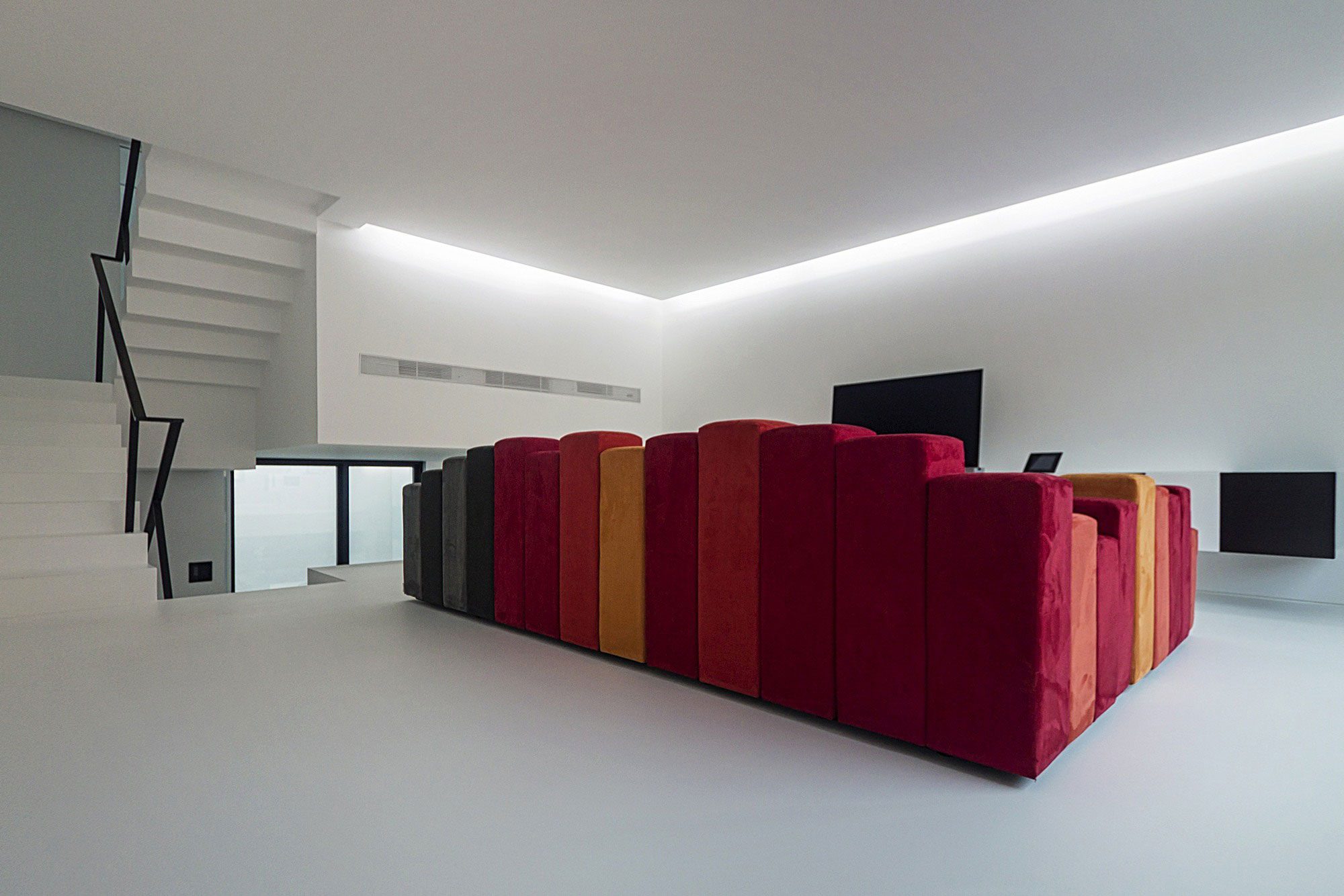 A Unique Minimalist Home with Neutral Colors and Industrial Materials in Espinho, Portugal by Pedro Brito (10)