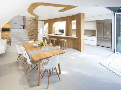 A Unique Terraced House Combines Traditional and Contemporary Interiors in London by Scott Architects (12)