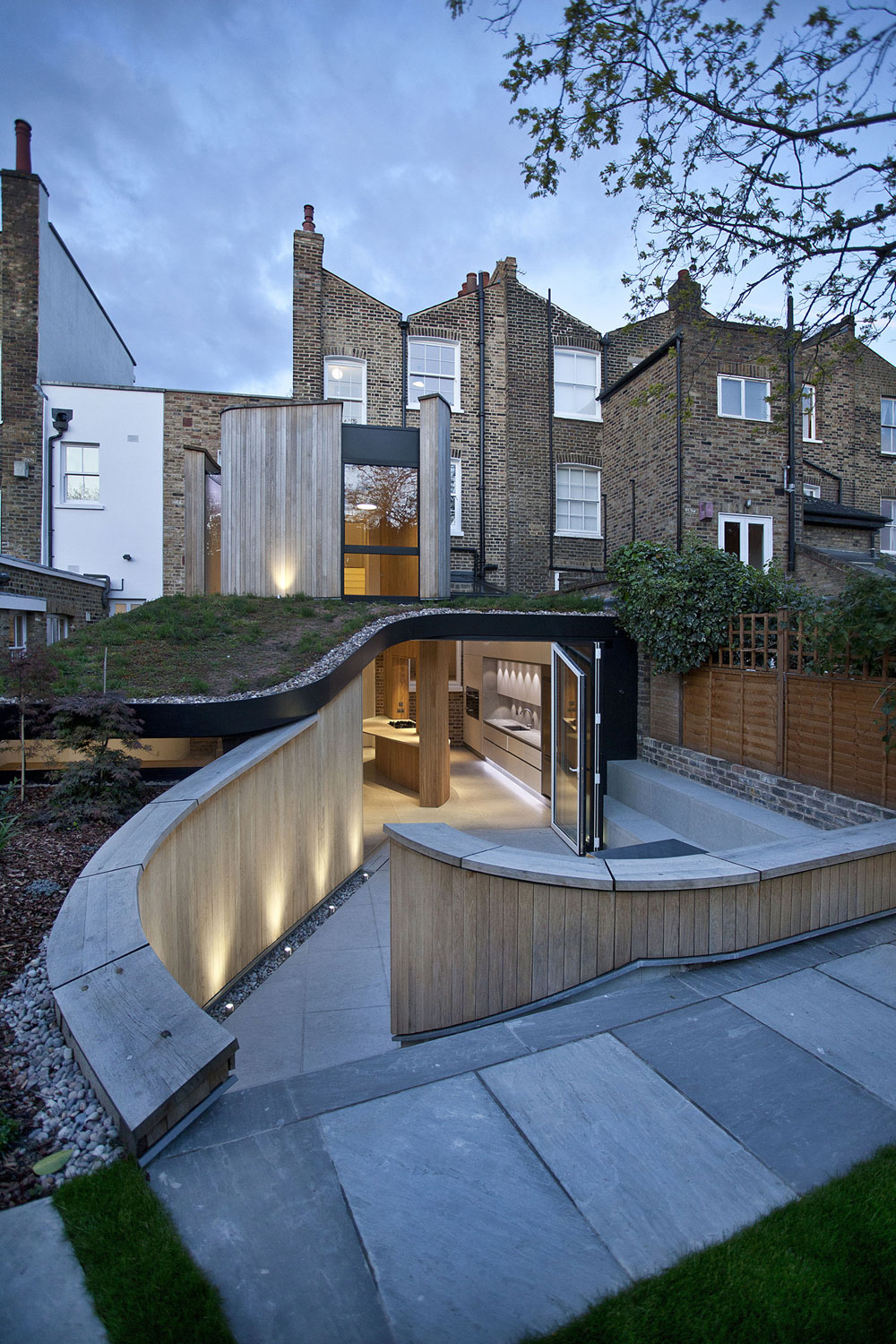A Unique Terraced House Combines Traditional and Contemporary Interiors in London by Scott Architects (19)