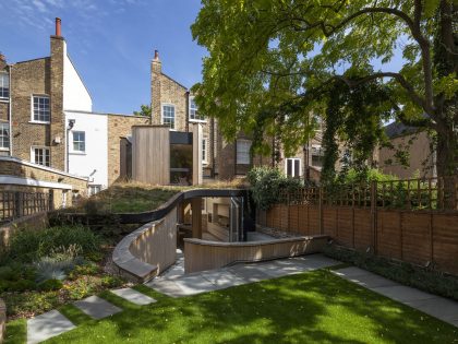 A Unique Terraced House Combines Traditional and Contemporary Interiors in London by Scott Architects (3)