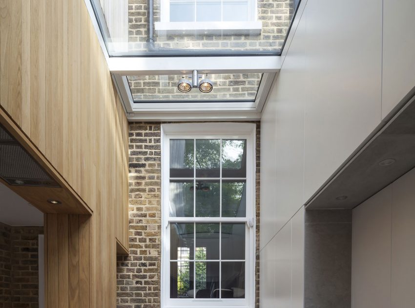 A Unique Terraced House Combines Traditional and Contemporary Interiors in London by Scott Architects (9)