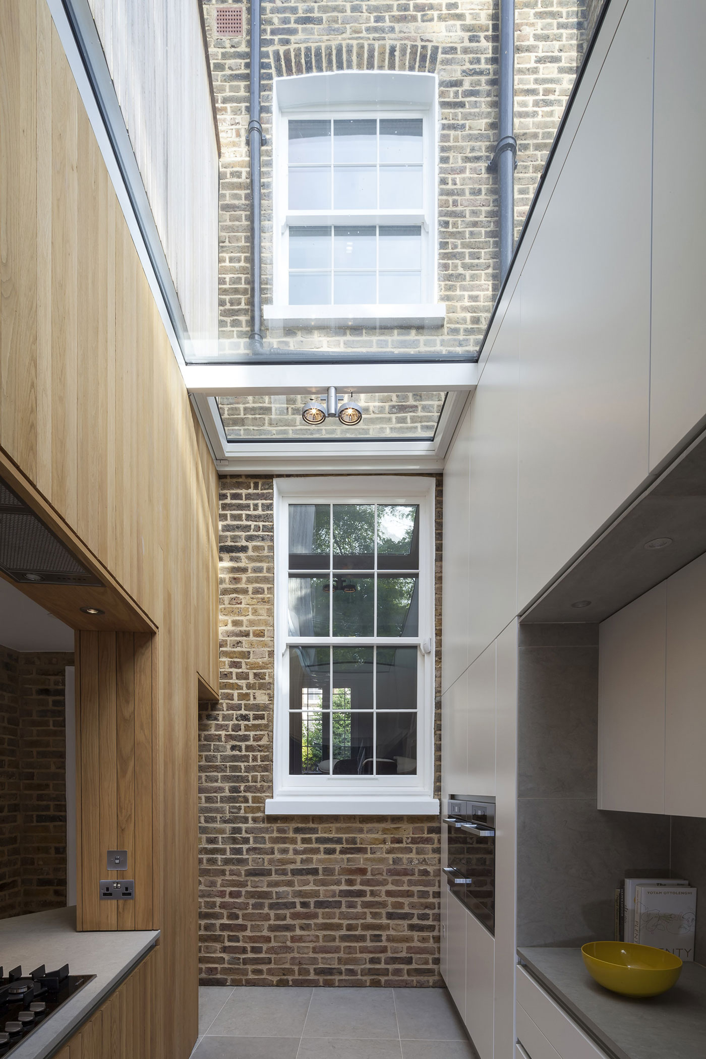 A Unique Terraced House Combines Traditional and Contemporary Interiors in London by Scott Architects (9)