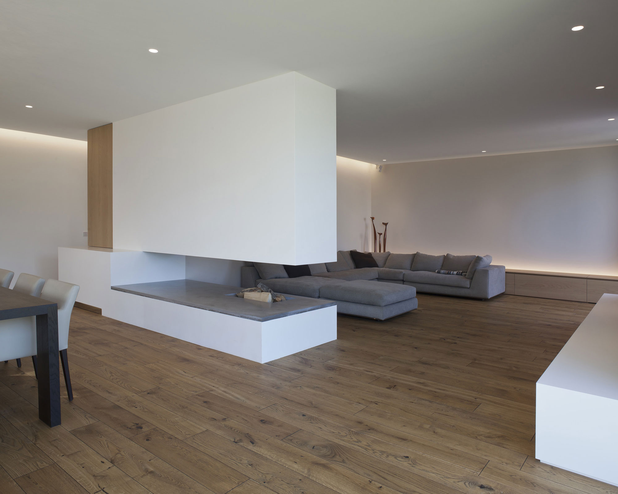 A Unique and Minimalist Contemporary Home with Splendid Panoramic View in Austria by Frohring Ablinger Architekten (4)