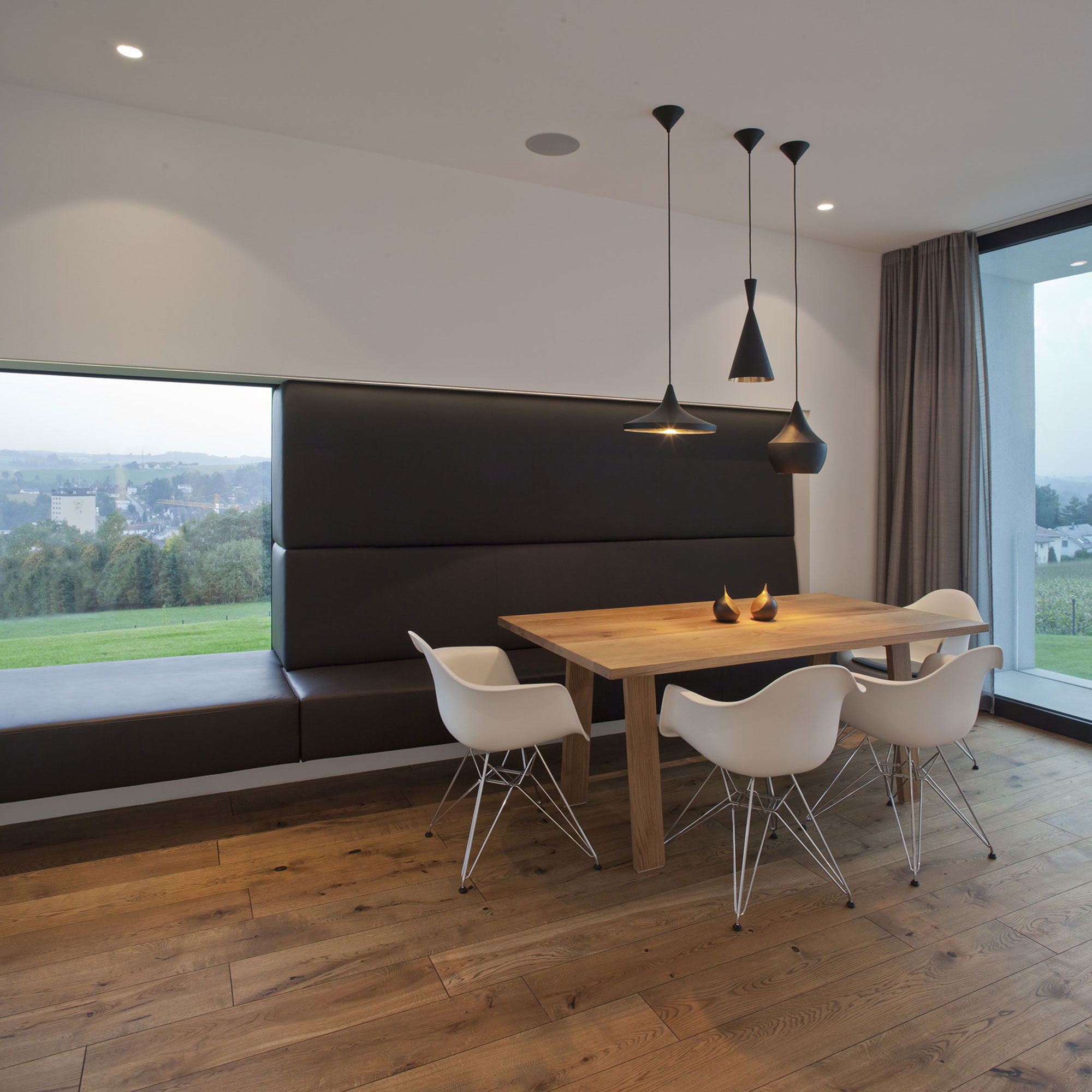 A Unique and Minimalist Contemporary Home with Splendid Panoramic View in Austria by Frohring Ablinger Architekten (6)