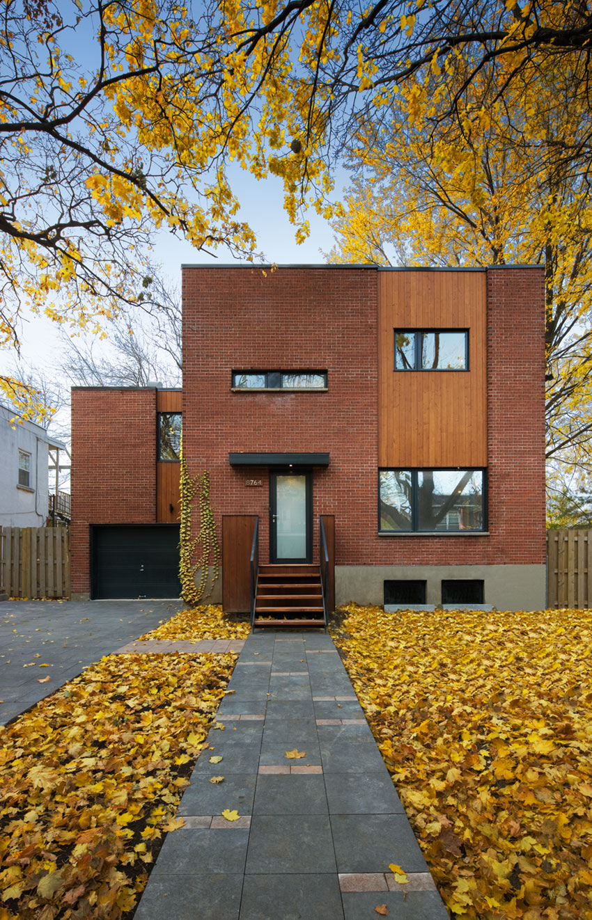 A Vibrant Contemporary Home with Abundant Natural Light and Bright Gamma Colors in Montreal, Canada by Anik Péloquin (1)