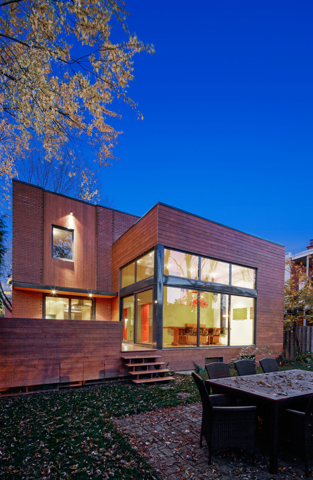 A Vibrant Contemporary Home with Abundant Natural Light and Bright Gamma Colors in Montreal, Canada by Anik Péloquin (9)