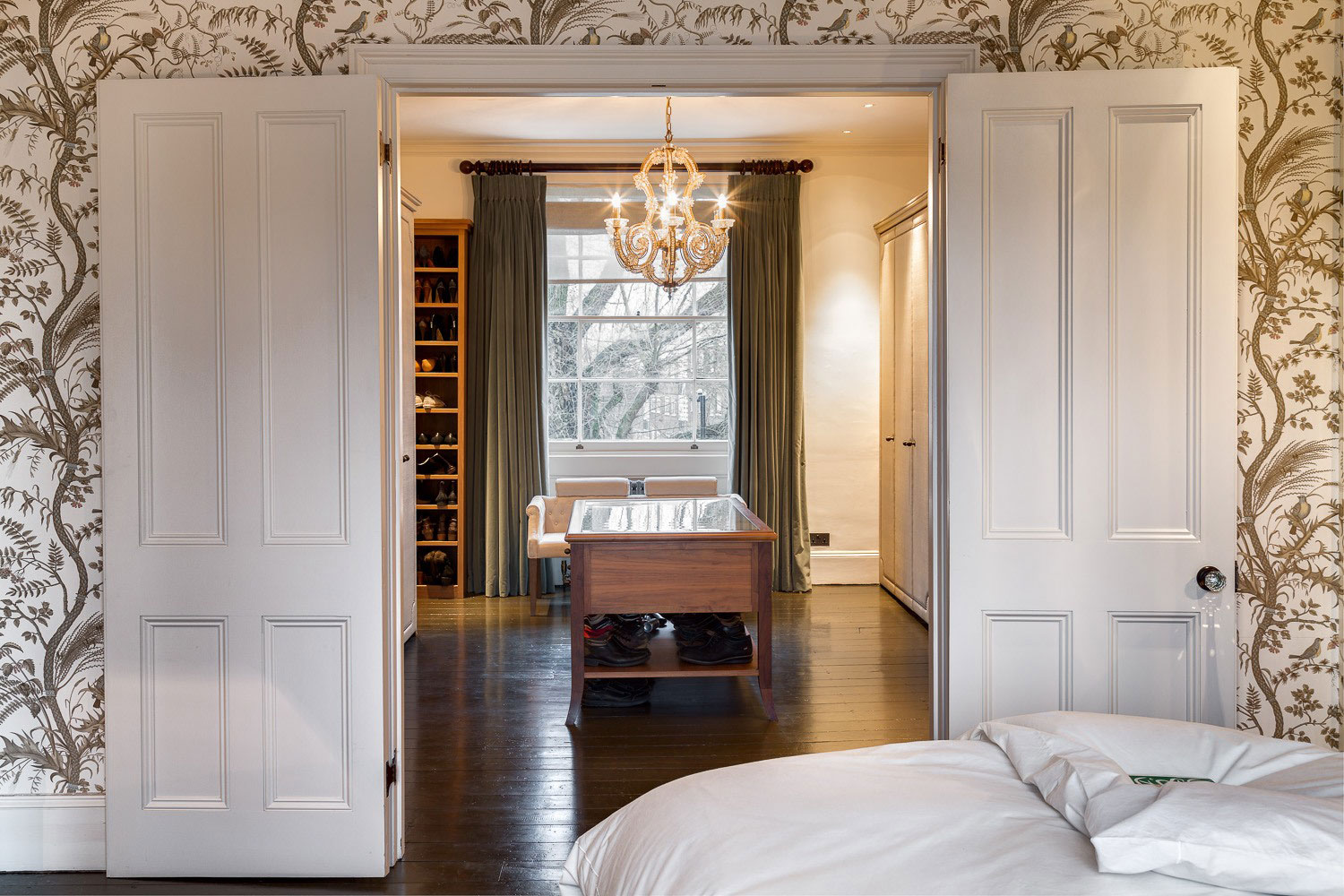 A Vibrant Semi-Detached House with Splendid Interior and Character in London, England by DOSarchitects (17)