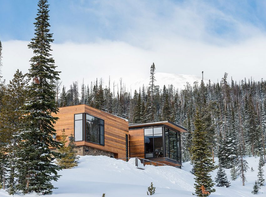 An Elegant Contemporary House Surrounded by Breathtaking Mountain Views in Montana by Pearson Design Group (1)