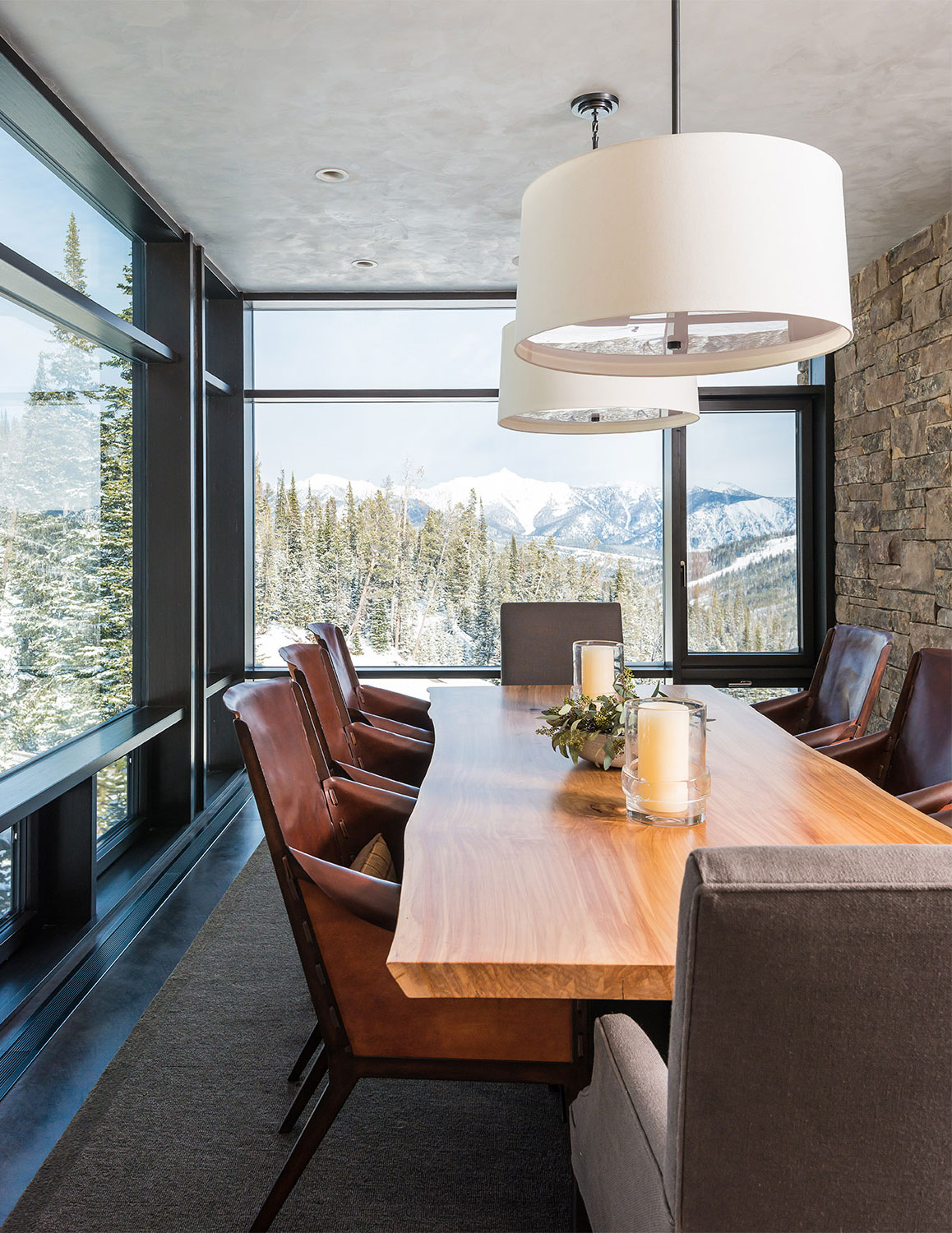 An Elegant Contemporary House Surrounded by Breathtaking Mountain Views in Montana by Pearson Design Group (10)