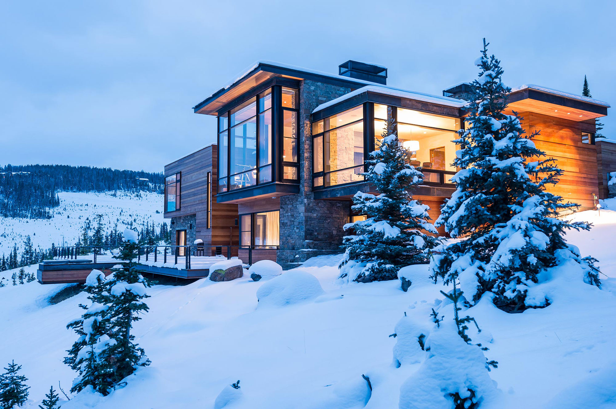 An Elegant Contemporary House Surrounded by Breathtaking Mountain Views in Montana by Pearson Design Group (16)