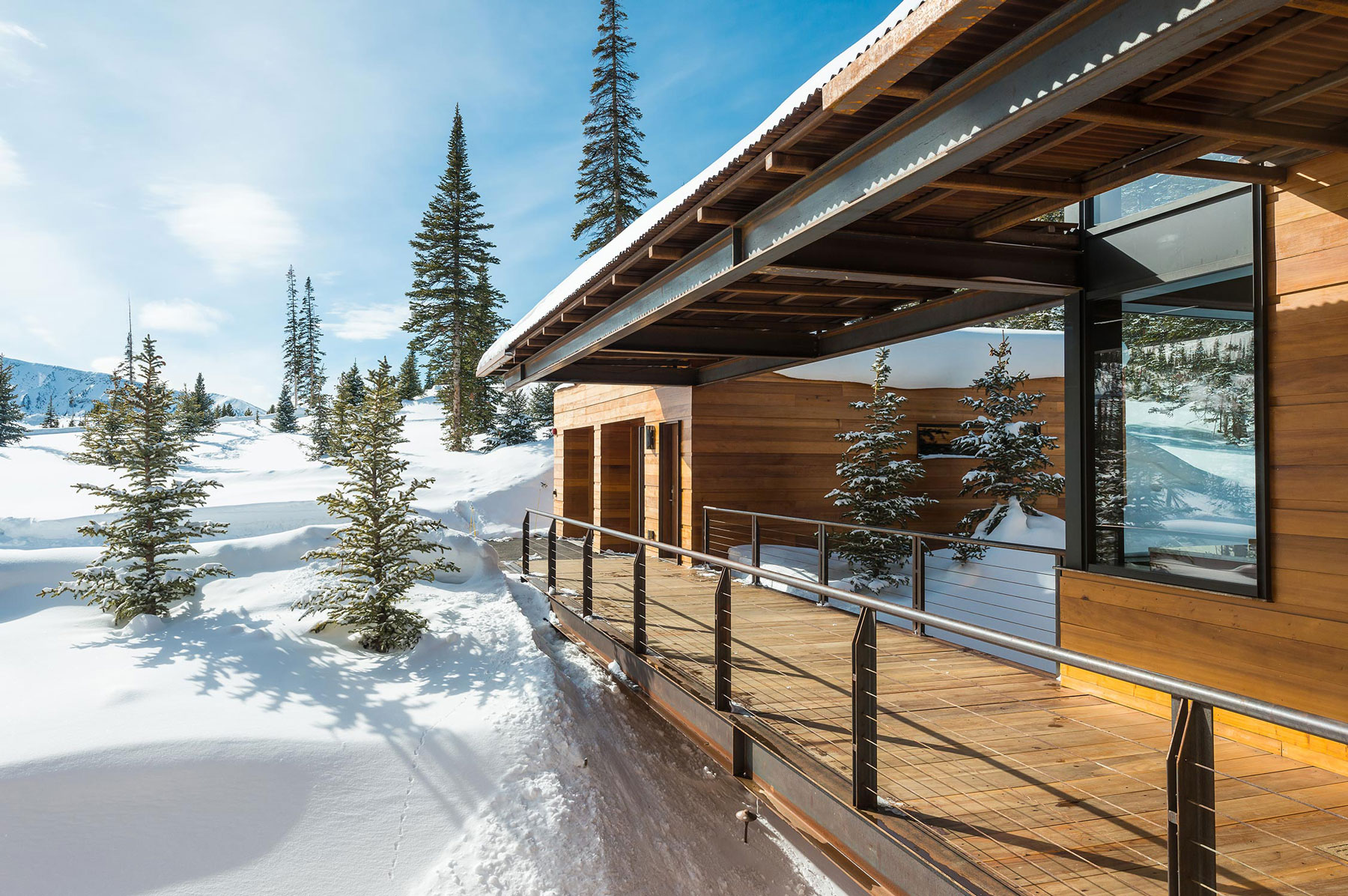 An Elegant Contemporary House Surrounded by Breathtaking Mountain Views in Montana by Pearson Design Group (3)