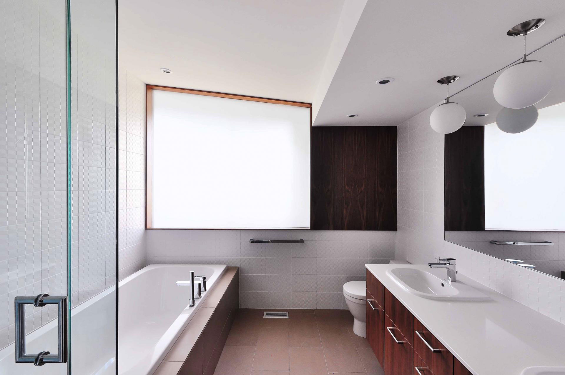 A Warm and Cozy Contemporary Home with Rich Colors and Interesting Patterns in Saint-Lambert by naturehumaine (14)