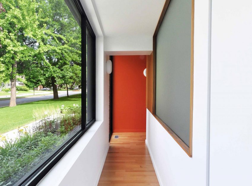 A Warm and Cozy Contemporary Home with Rich Colors and Interesting Patterns in Saint-Lambert by naturehumaine (16)