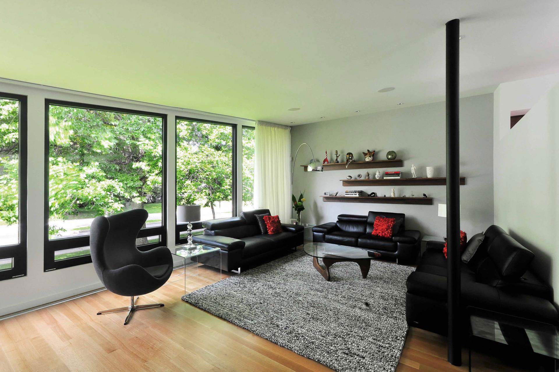 A Warm and Cozy Contemporary Home with Rich Colors and Interesting Patterns in Saint-Lambert by naturehumaine (4)