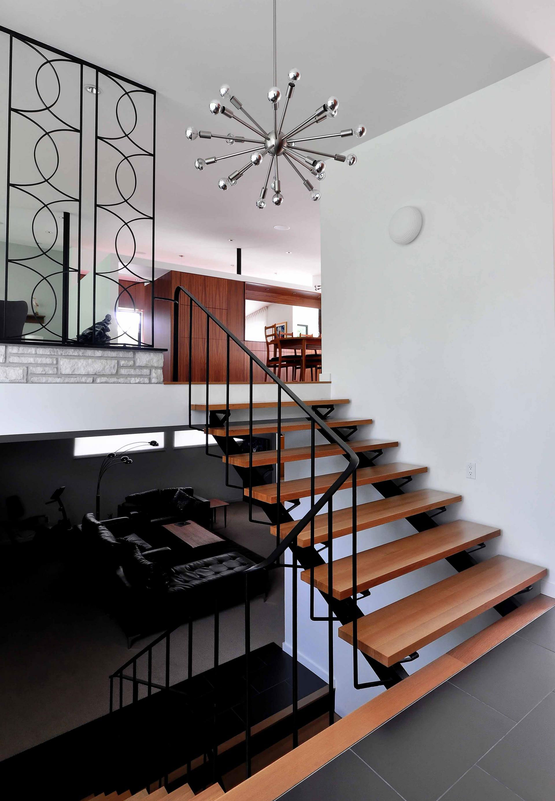 A Warm and Cozy Contemporary Home with Rich Colors and Interesting Patterns in Saint-Lambert by naturehumaine (8)