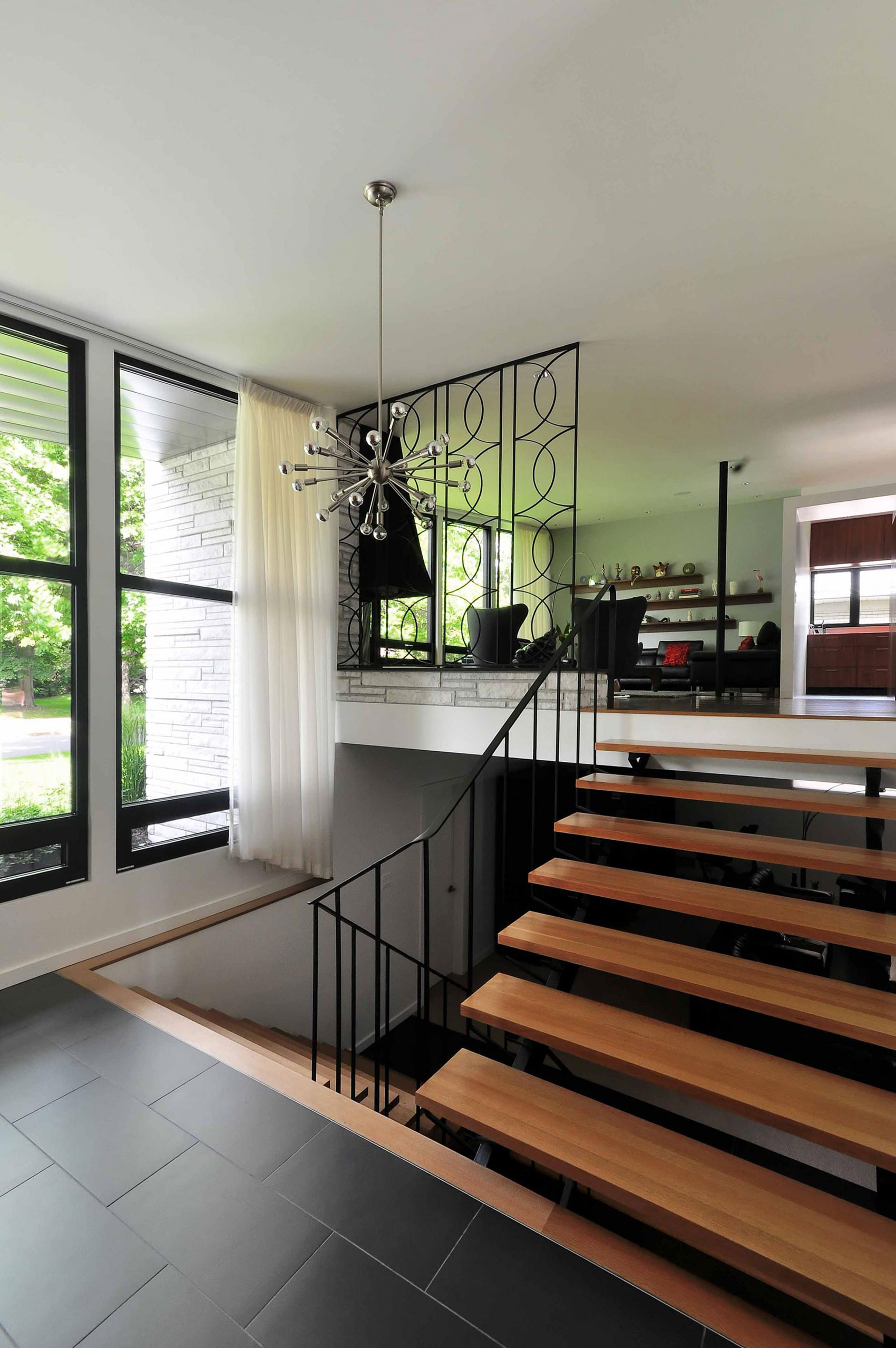 A Warm and Cozy Contemporary Home with Rich Colors and Interesting Patterns in Saint-Lambert by naturehumaine (9)