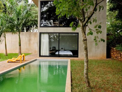 A Warm and Cozy Modern Home with Beautiful Courtyards and Pool in Goiânia, Brazil by Leo Romano (1)