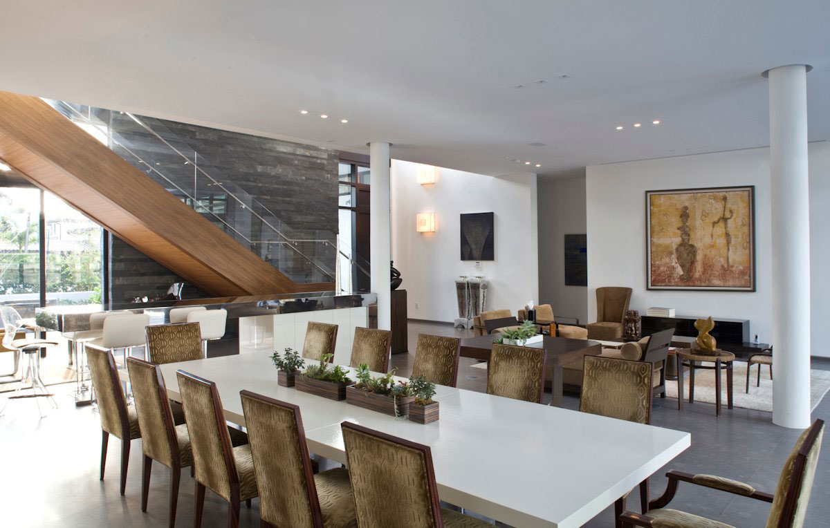 A Warm and Elegant Modern Home with Long and Narrow Pool in Golden Beach by KZ Architecture (12)