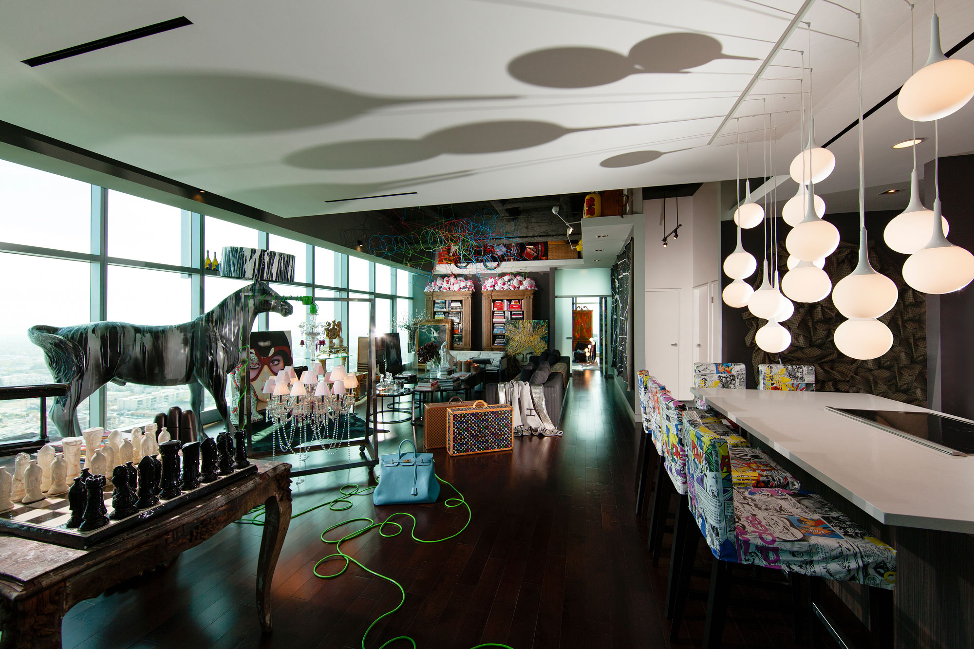 An Eclectic and Beautiful Contemporary Penthouse with Breathtaking Views in Los Angeles by Maxime Jacquet (1)