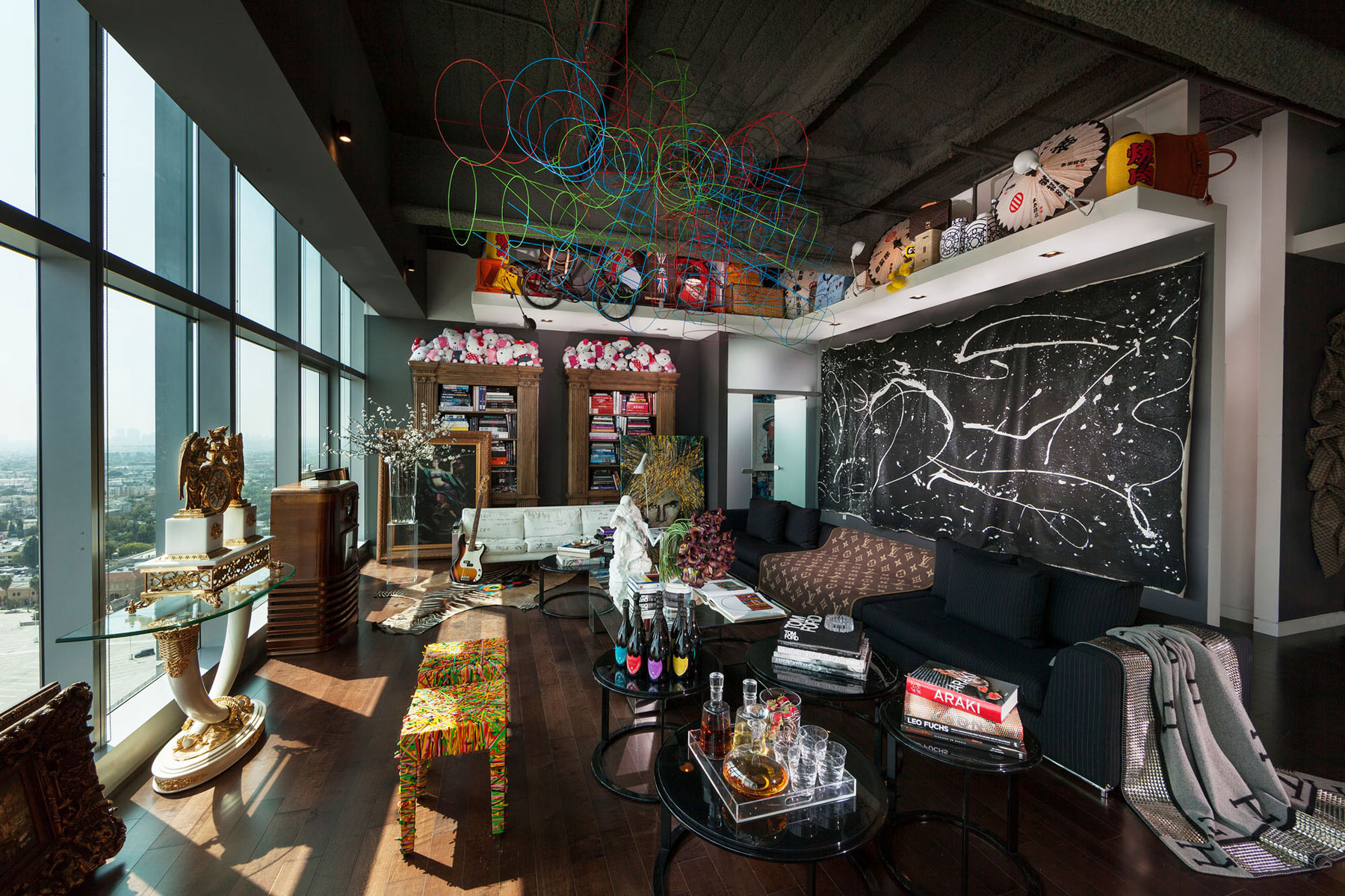 An Eclectic and Beautiful Contemporary Penthouse with Breathtaking Views in Los Angeles by Maxime Jacquet (2)