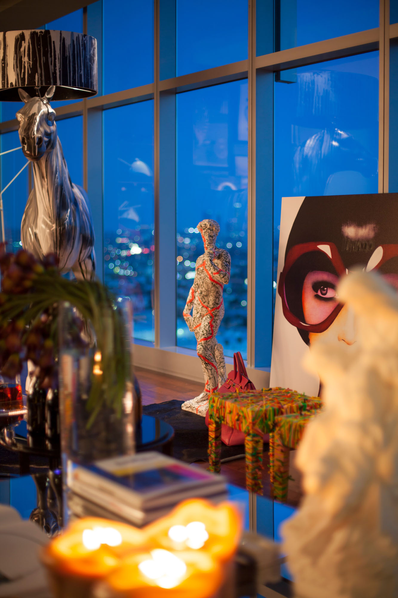 An Eclectic and Beautiful Contemporary Penthouse with Breathtaking Views in Los Angeles by Maxime Jacquet (5)