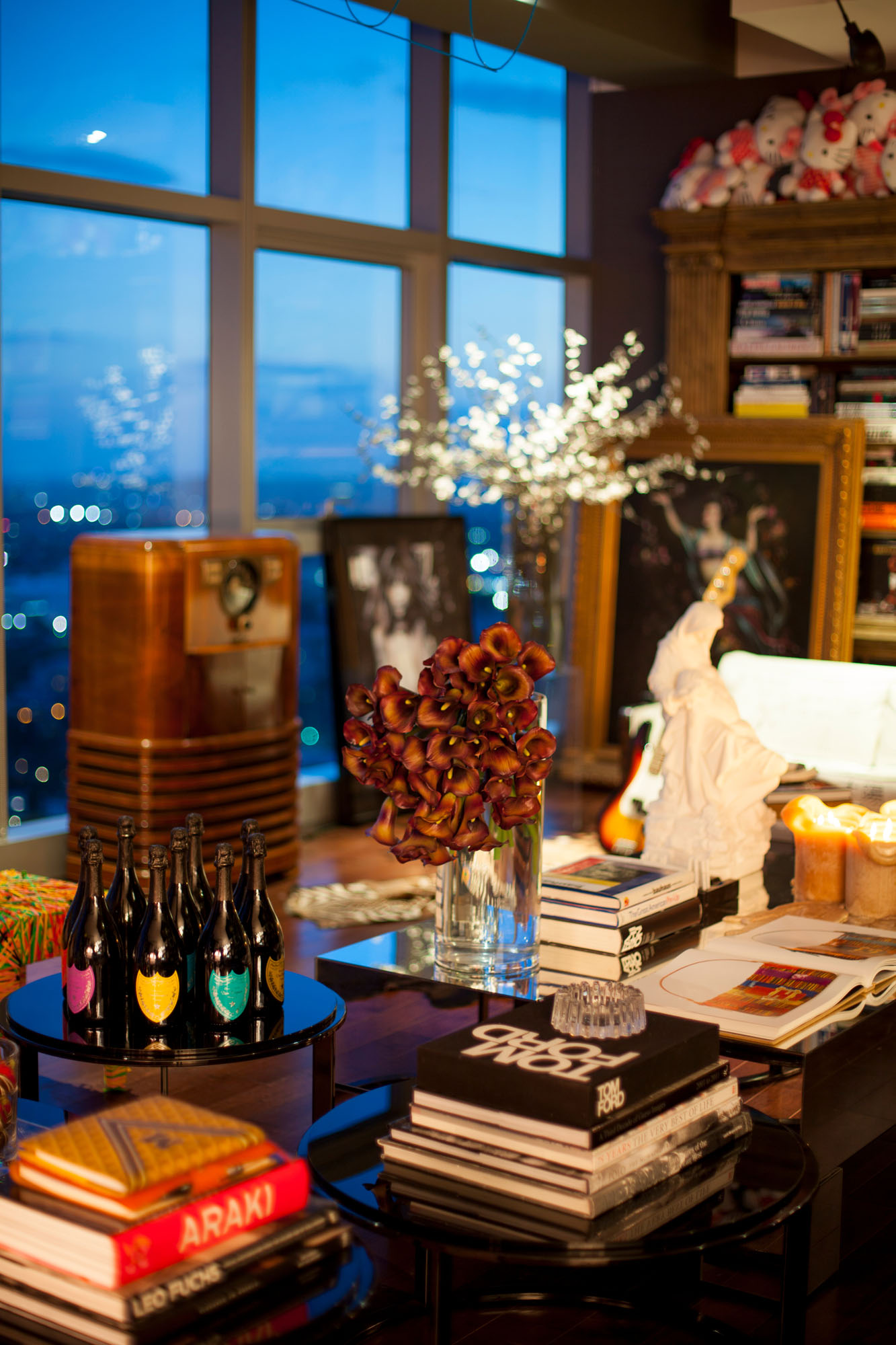 An Eclectic and Beautiful Contemporary Penthouse with Breathtaking Views in Los Angeles by Maxime Jacquet (6)