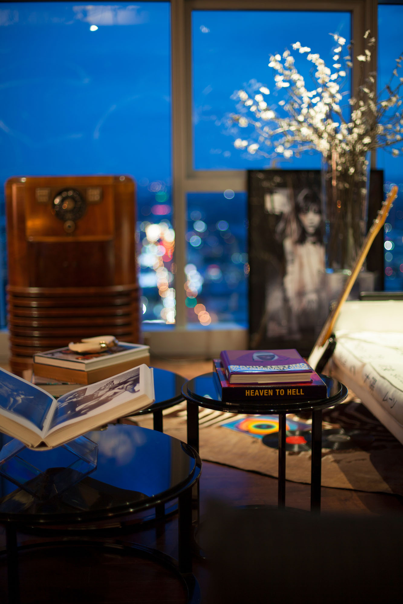 An Eclectic and Beautiful Contemporary Penthouse with Breathtaking Views in Los Angeles by Maxime Jacquet (7)