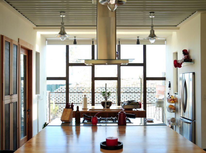 An Eco-Friendly Contemporary Home with an Abundance of Natural Light in Tijuana, Mexico by Oficina 3 Estudio (10)