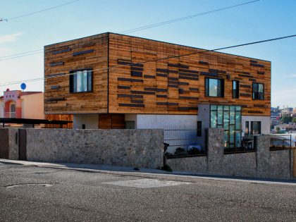 An Eco-Friendly Contemporary Home with an Abundance of Natural Light in Tijuana, Mexico by Oficina 3 Estudio (3)