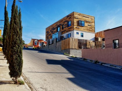 An Eco-Friendly Contemporary Home with an Abundance of Natural Light in Tijuana, Mexico by Oficina 3 Estudio (5)