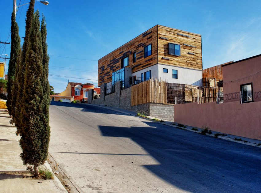 An Eco-Friendly Contemporary Home with an Abundance of Natural Light in Tijuana, Mexico by Oficina 3 Estudio (5)