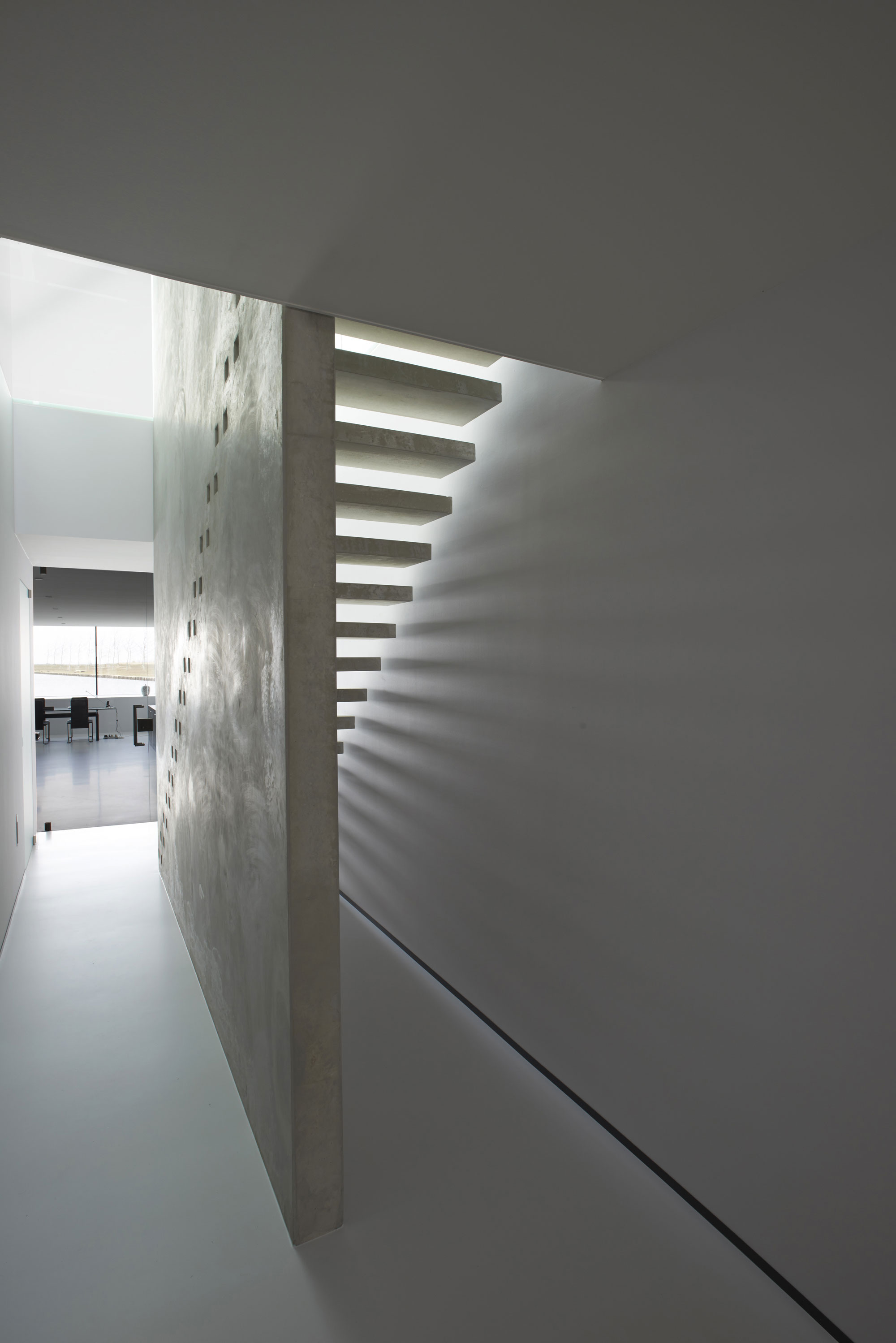 An Eco-Friendly Contemporary House Perched on the Beautiful Landscape in Noord-Beveland by Paul de Ruiter Architects (6)