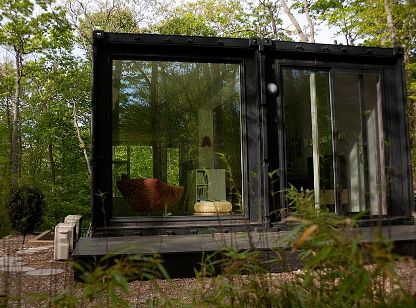 An Eco-Friendly Contemporary Studio From Two Shipping Containers in Amagansett by Maziar Behrooz Architecture (3)