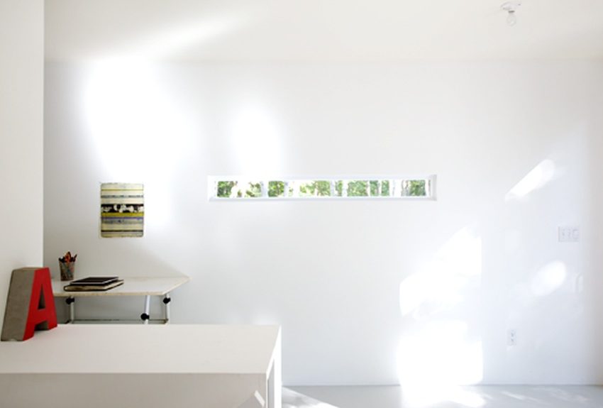An Eco-Friendly Contemporary Studio From Two Shipping Containers in Amagansett by Maziar Behrooz Architecture (7)