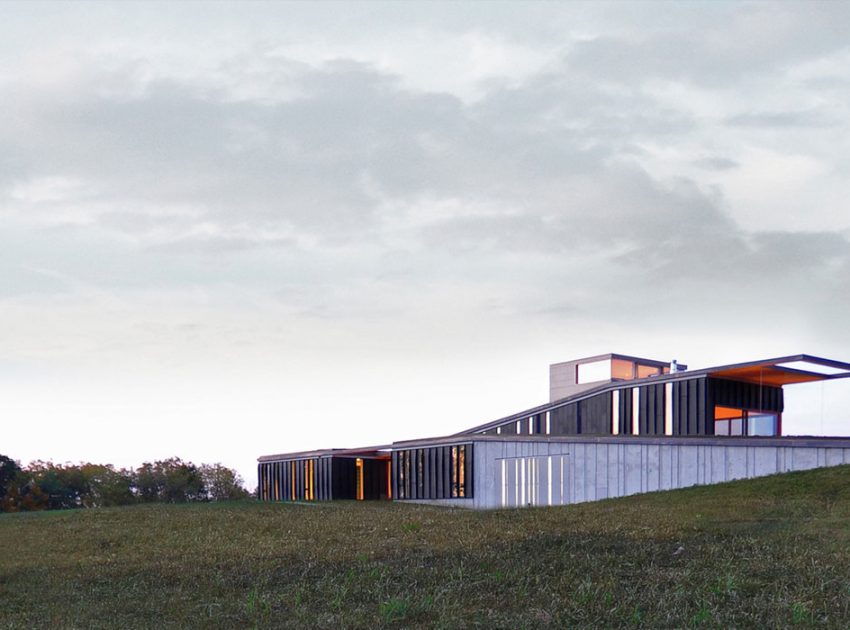 An Eco-Friendly Modern Home with Green Roof and Ventilated Facade in Blue Mounds, Wisconsin by Johnsen Schmaling Architects (1)