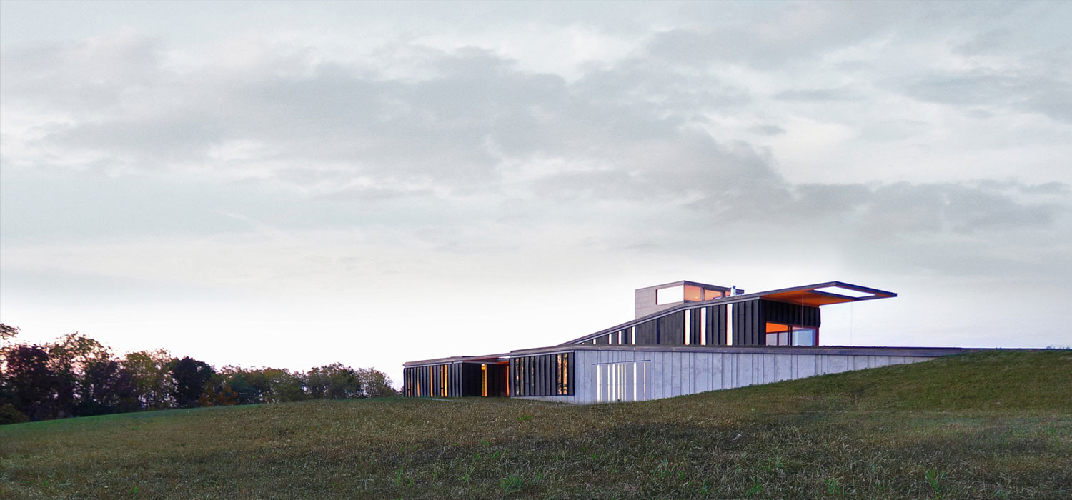 An Eco-Friendly Modern Home with Green Roof and Ventilated Facade in Blue Mounds, Wisconsin by Johnsen Schmaling Architects (1)