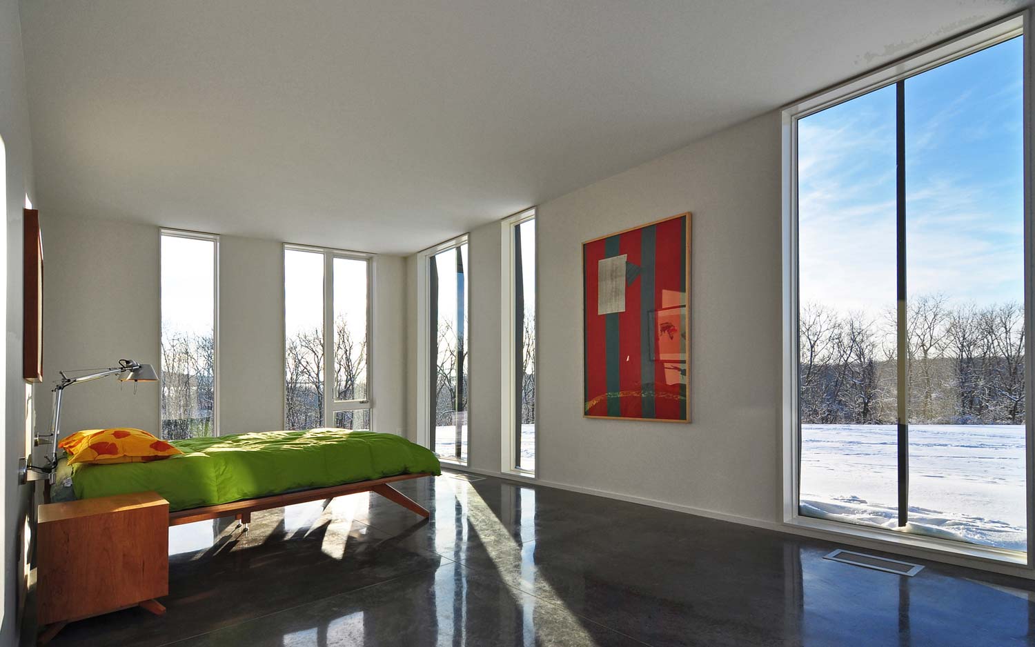 An Eco-Friendly Modern Home with Green Roof and Ventilated Facade in Blue Mounds, Wisconsin by Johnsen Schmaling Architects (12)