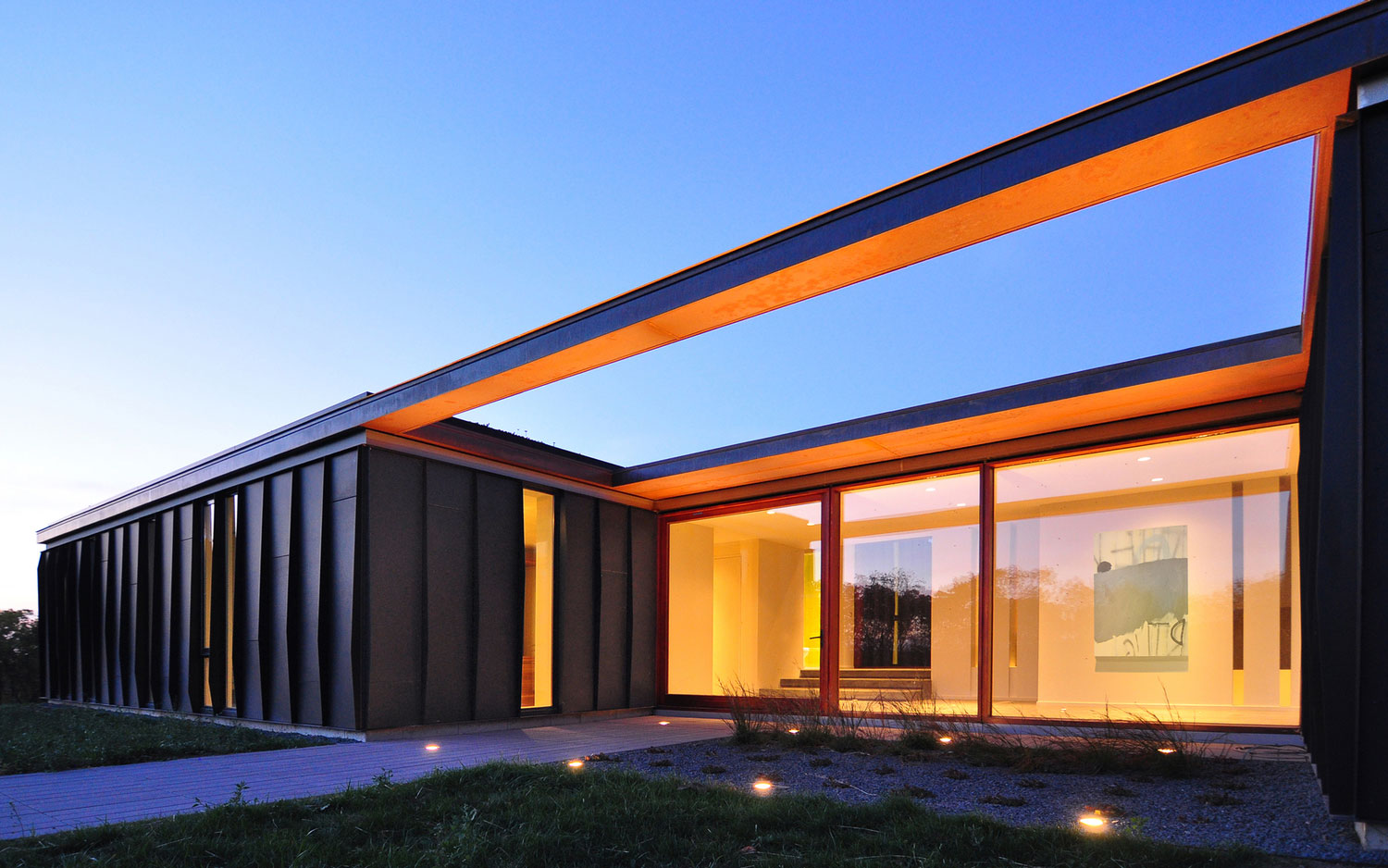 An Eco-Friendly Modern Home with Green Roof and Ventilated Facade in Blue Mounds, Wisconsin by Johnsen Schmaling Architects (15)