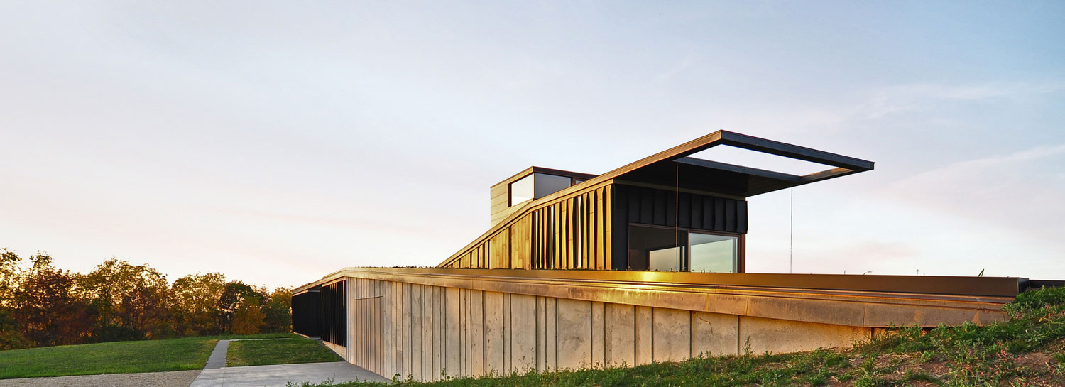 An Eco-Friendly Modern Home with Green Roof and Ventilated Facade in Blue Mounds, Wisconsin by Johnsen Schmaling Architects (2)