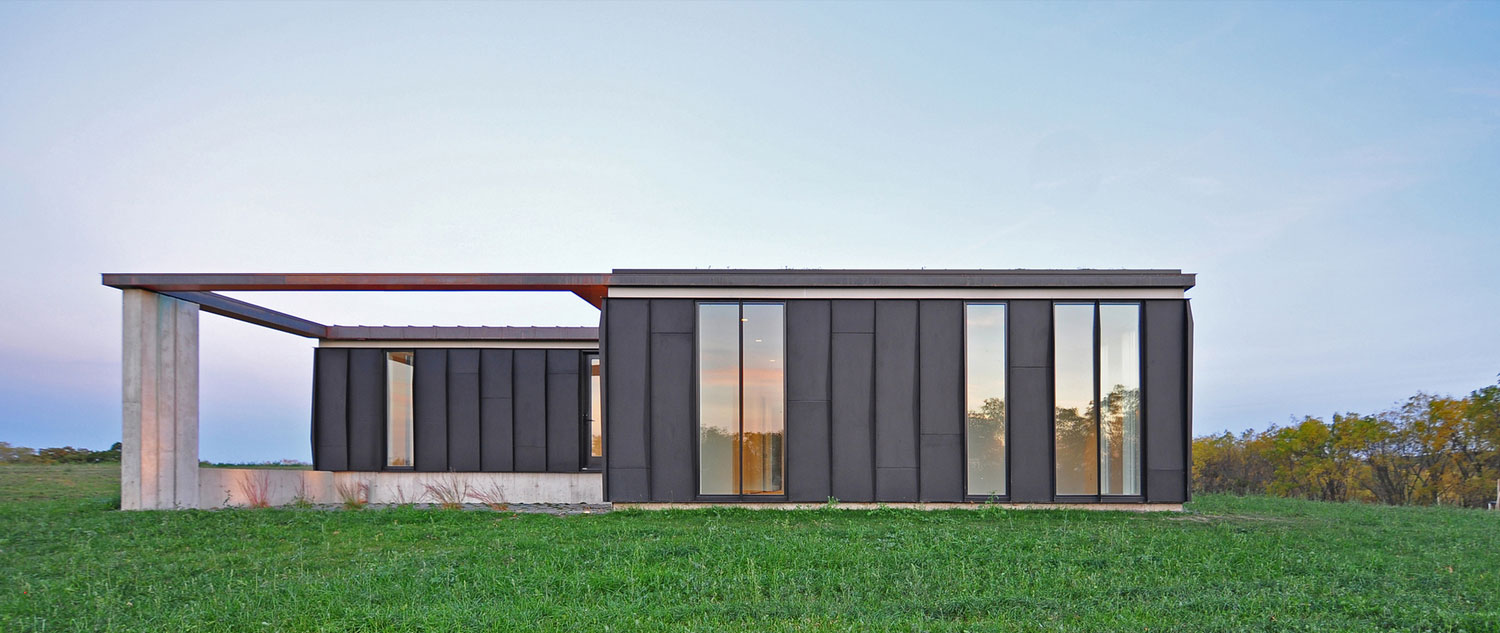 An Eco-Friendly Modern Home with Green Roof and Ventilated Facade in Blue Mounds, Wisconsin by Johnsen Schmaling Architects (8)