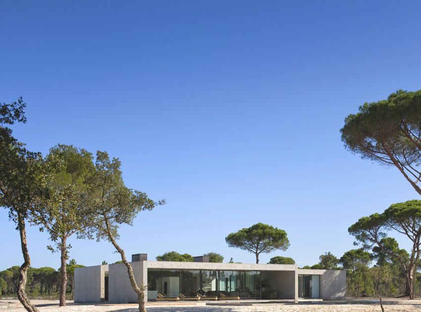 An Elegant Concrete and Glass Home with Warm and Cozy Interior in Comporta, Portugal by RRJ Arquitectos (2)