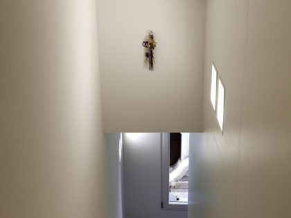 An Elegant Contemporary Apartment with Multifunctional Furniture in Venice by Baldessari e Baldessari (6)