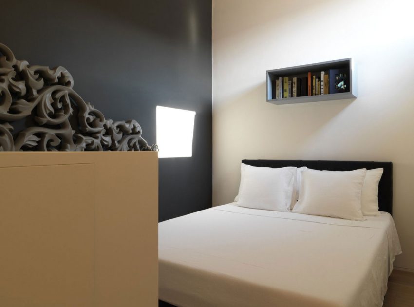 An Elegant Contemporary Apartment with Multifunctional Furniture in Venice by Baldessari e Baldessari (8)